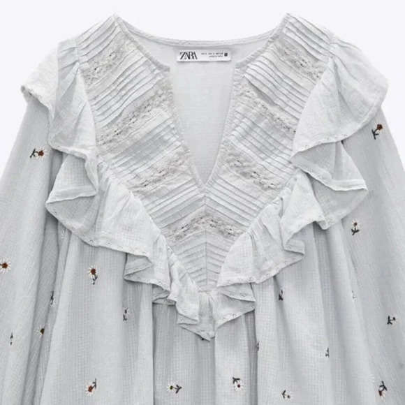 Zara Daisy Floral Embroidered Ruffle Neckline Cotton Mini Dress Light Blue XS - Picture 3 of 11